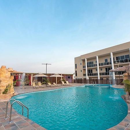 The Platinum Bay Hotel Berekuso ภายนอก รูปภาพ