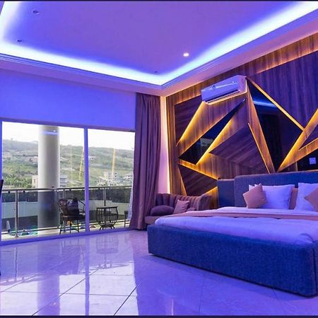 The Platinum Bay Hotel Berekuso ภายนอก รูปภาพ