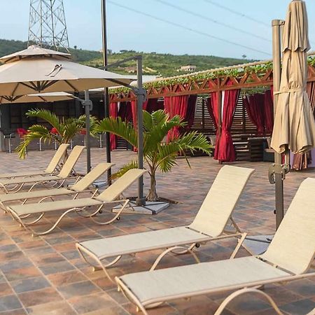 The Platinum Bay Hotel Berekuso ภายนอก รูปภาพ