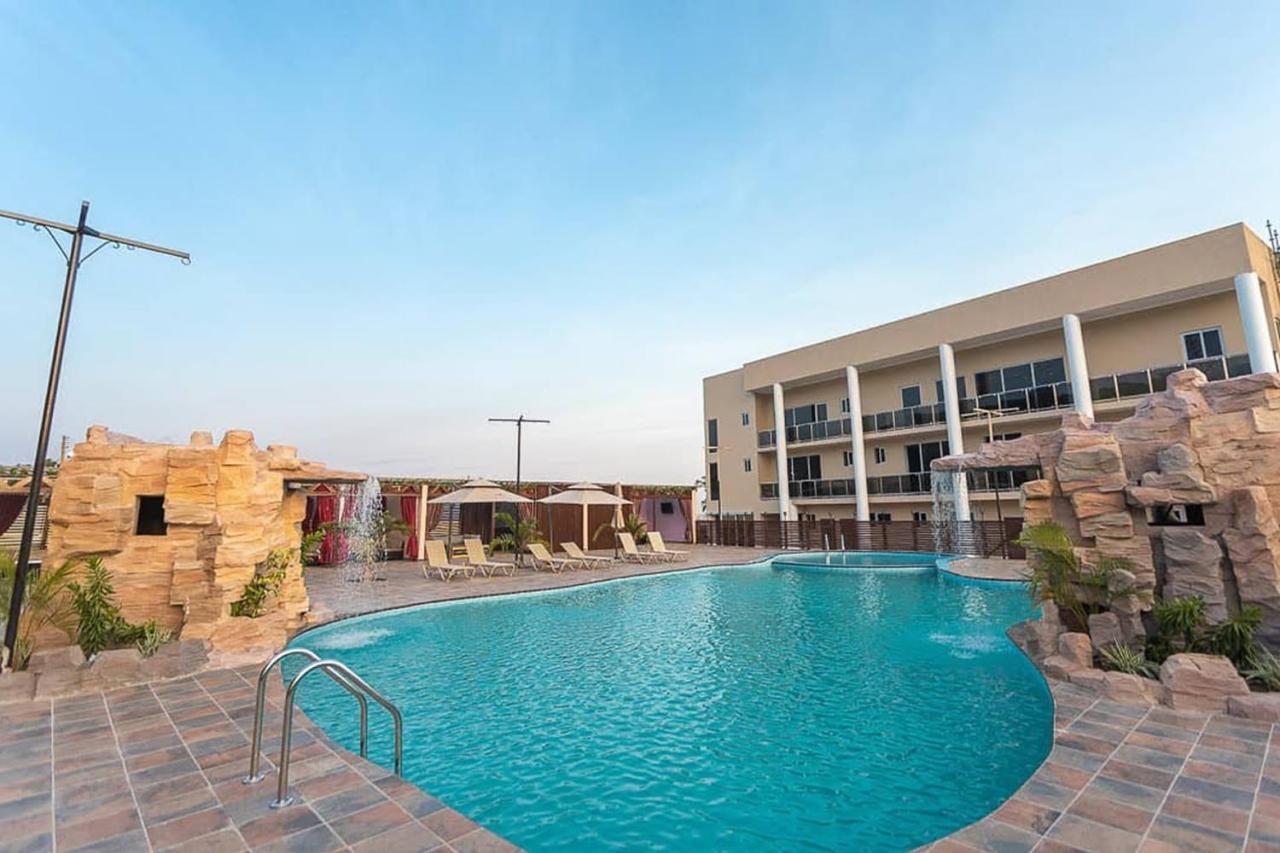 The Platinum Bay Hotel Berekuso ภายนอก รูปภาพ
