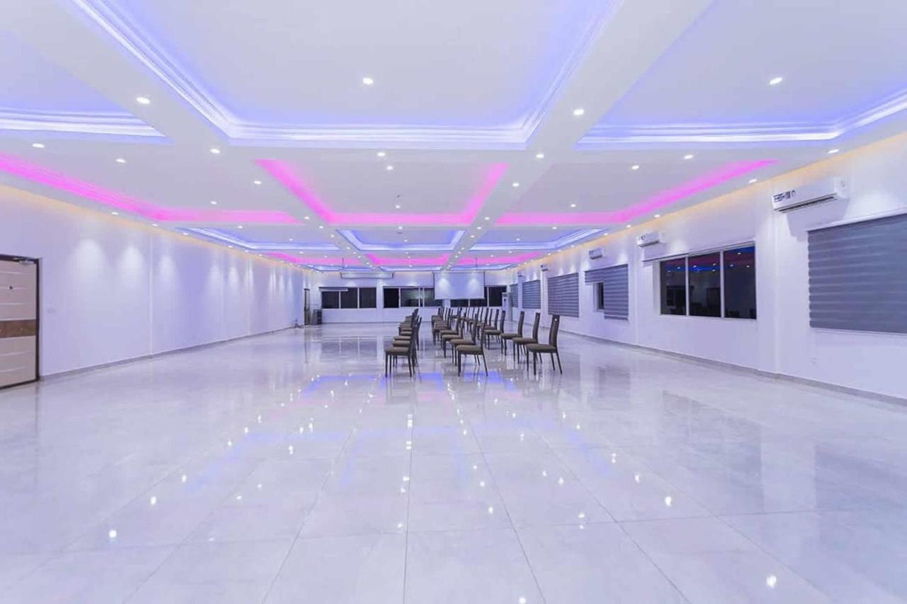 The Platinum Bay Hotel Berekuso ภายนอก รูปภาพ